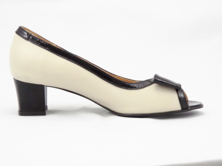 Pantofi dama bej din piele naturala,decupati, cu toc de 4 cm biashoes.ro imagine reduceri
